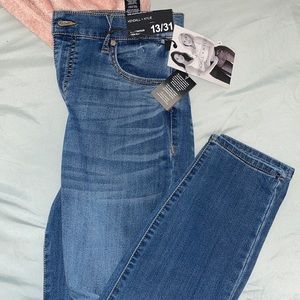 Kendall + Kylie Jeans The Kontour High Rise